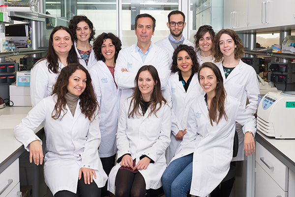 Dr. Joan Seoane y equipo