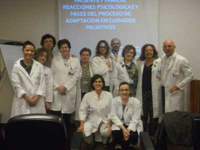 Enriquecimiento mutuo entre el voluntariado de la AECC y el personal sanitario de la Fundación Jiménez Díaz.