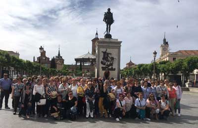Voluntarios de la AECC de Zamora y Toro visitan Alcalá y la nueva Unidad Integral del Corredor del Henares 