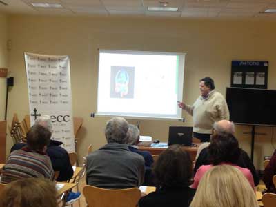 El doctor Méndez lleva a Alcobendas el mensaje de prevención en cáncer de colon de la AECC 