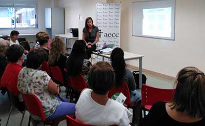 La psicóloga Paula García-Borreguero informa en Alcobendas de cómo enfrentarse al cáncer 