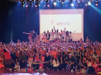 600 personas se mueven a ritmo de solidaridad en la 1ª ‘Masterclass’ de Zumba de Alcobendas