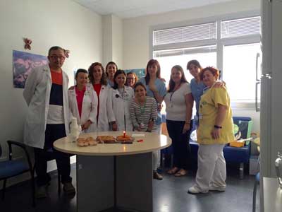 El Voluntariado de la AECC en el Hospital del Tajo de Aranjuez cumple un año y lo celebra con un desayuno
