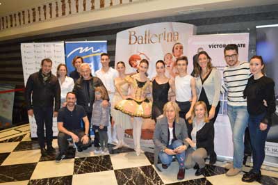 Víctor Ullate apoya a la AECC de Madrid en un repleto pase solidario de la película ‘Ballerina’