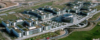 La AECC de Madrid conciencia de los beneficios de dejar de fumar a cerca de un centenar de empleados del Banco Santander