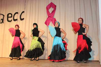 1.500 euros de los vecinos de Cabanillas para aecc Navarra