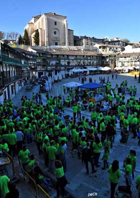 650 participantes recorren el centro de Chinchón en la II Marcha contra el Cáncer
