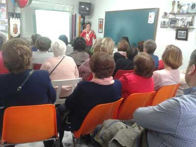 Conferencia en Meco. La Dra. Pilar Kloppe