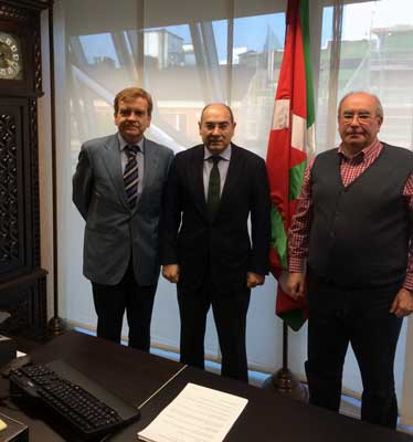La JP de Bizkaia con el consejero de Salud del Gobierno Vasco