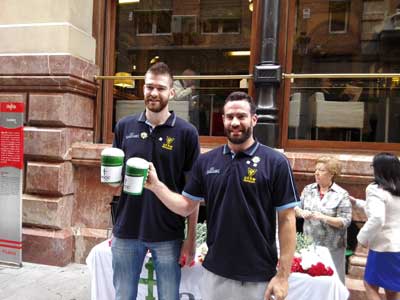 La lluvia no frenó la solidaridad de la cuestación en Murcia 2016