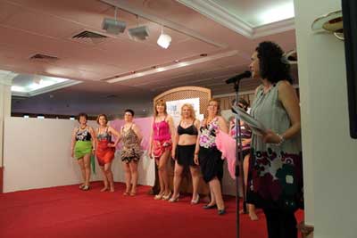 Desfile de Amoena 2013 aecc Badajoz