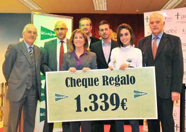 Entrega del donativo en El Corte Inglés