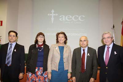 : Dr. Miguel Martín (GEICAM), Montserrat Domènech (FECMA), Isabel Oriol (aecc), Dr. Josep Tabernero (aecc), Dr. Carlos Vázquez (