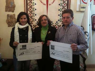 Entrega de cheques aecc Palencia