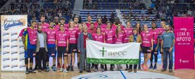 El Movistar-Estudiantes encanasta a favor de la lucha contra el cáncer de mama 
