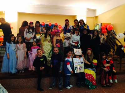  Fiesta de carnaval en la residencia de la aecc organizada por Disney y sus “VoluntEARS”