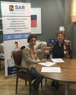 Ana Rosas y Estrella Martínez en la firma del convenio