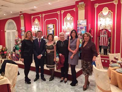 La cena de la AECC de Fuenlabrada reúne a más de 250 comensales y a su alcalde