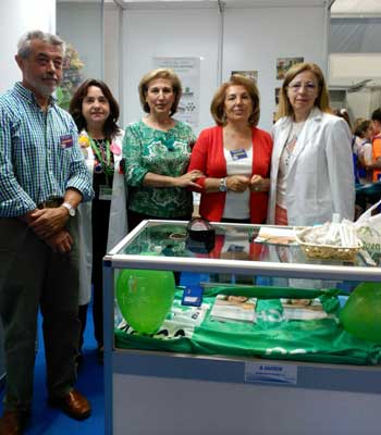 Miles de visitantes se interesan por los servicios de la AECC en la X Feria de la Salud de Fuenlabrada