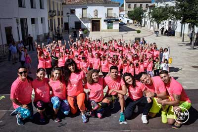 Fuentidueña de Tajo se mueve a ritmo de zumba contra el cáncer de mama