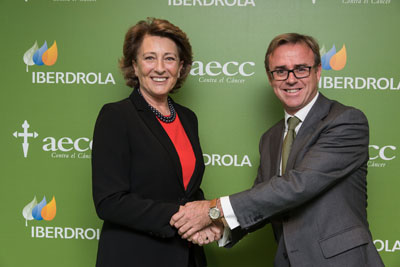El director general de Iberdrola Clientes, Aitor Moso e Isabel Oriol