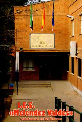 Donativo del IES Meléndez Valdés a la aecc Badajoz