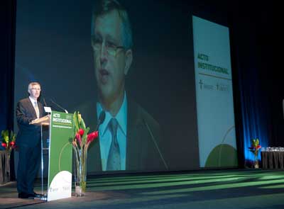 Joan Massagué, V de Vida de la aecc, descubre el mecanismo de la metástasis