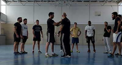 Un seminario de defensa personal dona 110 euros a la AECC de Valdemorillo