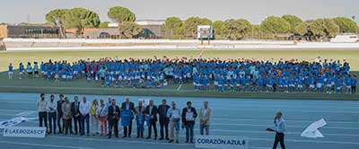 La AECC de Las Rozas recauda unos 350 euros en una rifa de balones firmados por Vicente del Bosque 