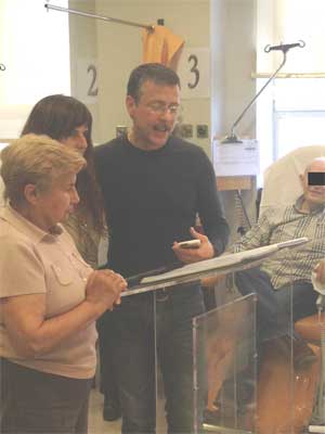 Lecturas dramatizadas para pacientes y familiares en el Hospital de La Princesa