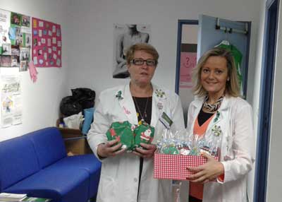 Voluntarios de la AECC celebran una fiesta de Reyes Magos en el hospital Severo Ochoa de Leganés