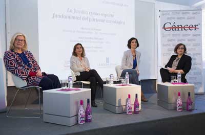 “El soporte emocional de la AECC es muy valorado por los familiares”, señala la psicóloga Ana González en el V Encuentro Cancer 