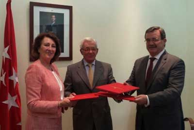 La AECC suscribe un convenio con la Consejería de Sanidad para la realización de actividades de voluntariado en los centros sani