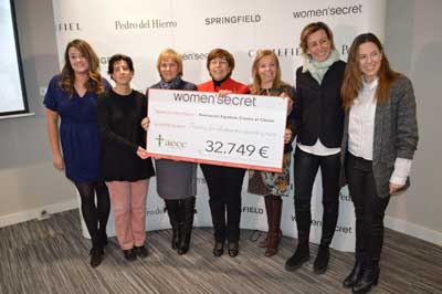 El Grupo Cortefiel entrega a la AECC un cheque por valor de 32.749 euros de sus rastrillos ‘Involucrados’