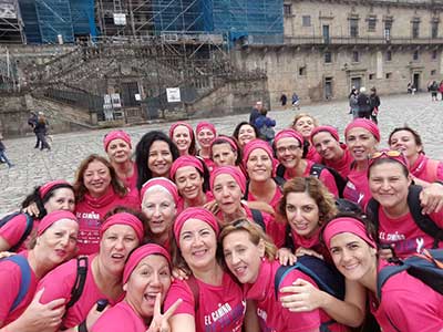 La Catedral de Santiago recibe a las 15 pacientes oncológicas de ‘El Camino de tu vida’ 