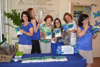 ‘Tras la mariposa azul’”, presentado en la AECC por Begoña de Cevallos