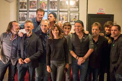 Los Secretos ponen en pie el Nuevo Apolo con sus míticas canciones a beneficio de la AECC