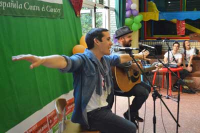 “Si alguna vez te pierdes, solo mira dentro…” Maldita Nerea hace realidad el sueño de escuchar en vivo sus letras en la Residenc