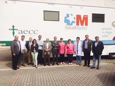 Radiólogos y oncólogos portugueses conocen de primera mano el sistema digitalizado de mamografías que realiza la AECC 