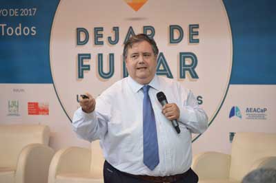 Dr. Méndez, en una jornada sobre tabaquismo de la Fundación Más que ideas