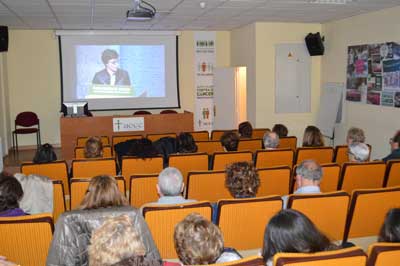 Voluntarios de la AECC de Madrid y Rivas siguen en directo por internet el V Foro contra el Cáncer 