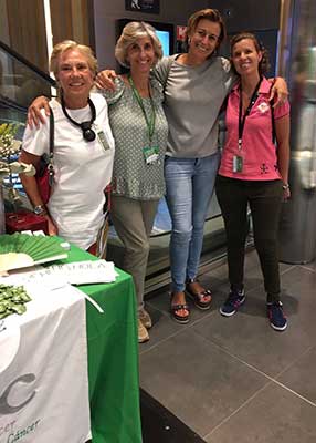 La AECC, presente con una mesa informativa por vez primera en la Vogue Fashion´s Night Out