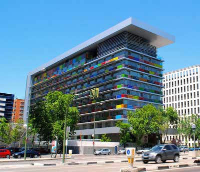 El doctor Méndez imparte la conferencia ‘Preguntas y respuestas sobre el cáncer de próstata’ en el Instituto Nacional de Estadís
