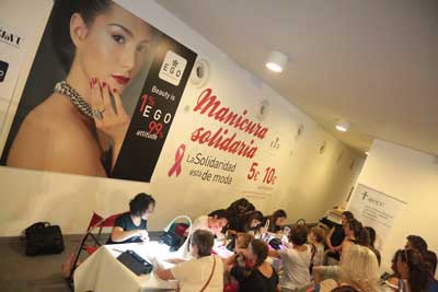 Manicuras solidarias en la Navarra Fashion Week