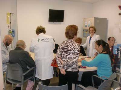 Talleres de manualidades en la Fundación Jiménez Diaz para pacientes oncológicos