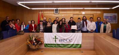 Trabajadores de CC.OO. de IVECO donan 888 euros a la AECC de Mejorada del Campo
