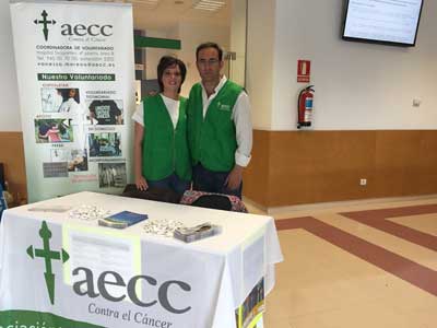 Mesa informativa Voluntariado AECC_Araba  