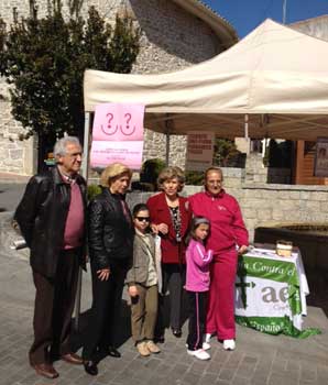 Mesa Informativa de la aecc en el mercadillo local de Becerril de la Sierra