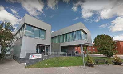 Moralzarzal recibe la visita de la doctora Segura en el marco de la prevención del cáncer de colon 