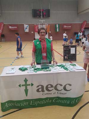 Jornada de baloncesto y solidaridad entre el C.B. Raíces de Móstoles y la AECC